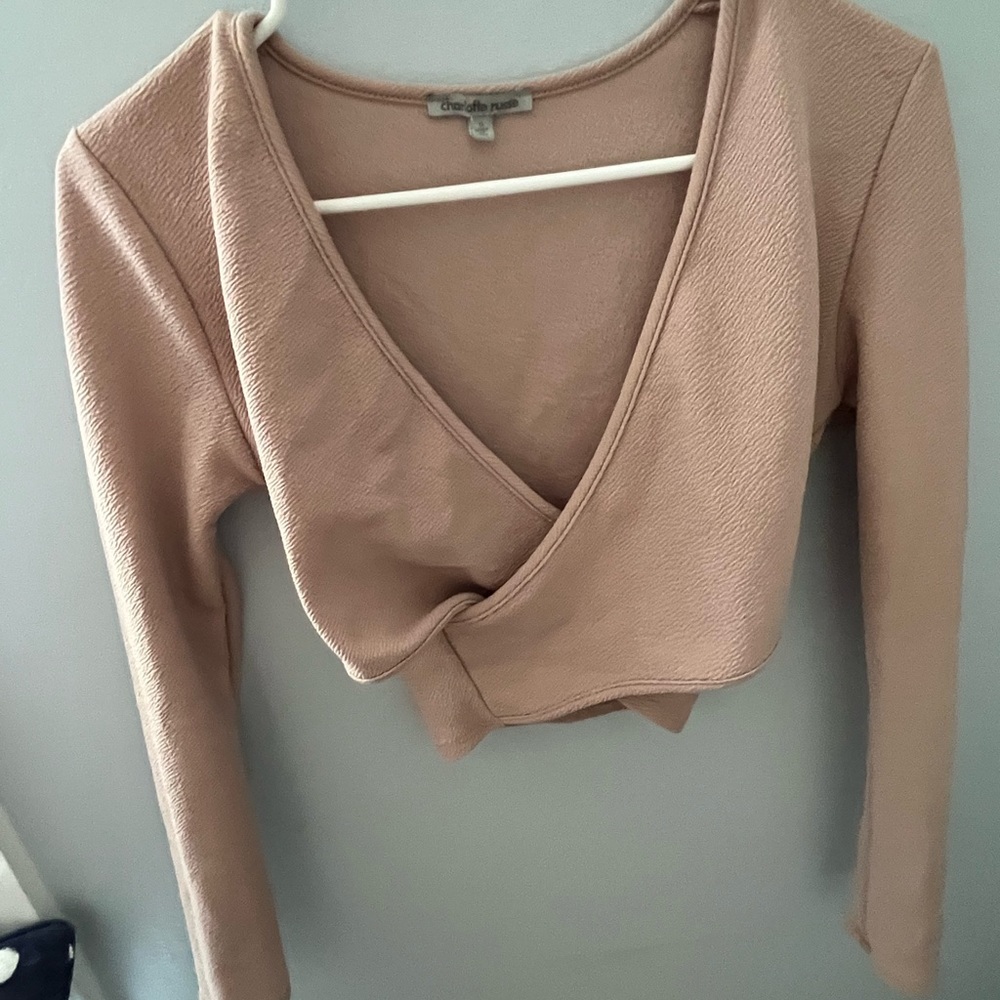 Cropped long sleeve v-neck